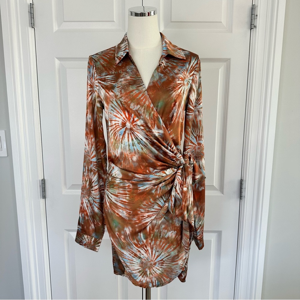 NWOT LUXXEL Tropical Brown Satin Wrap Long Sleeve Tie-Waist Mini Dress Size M